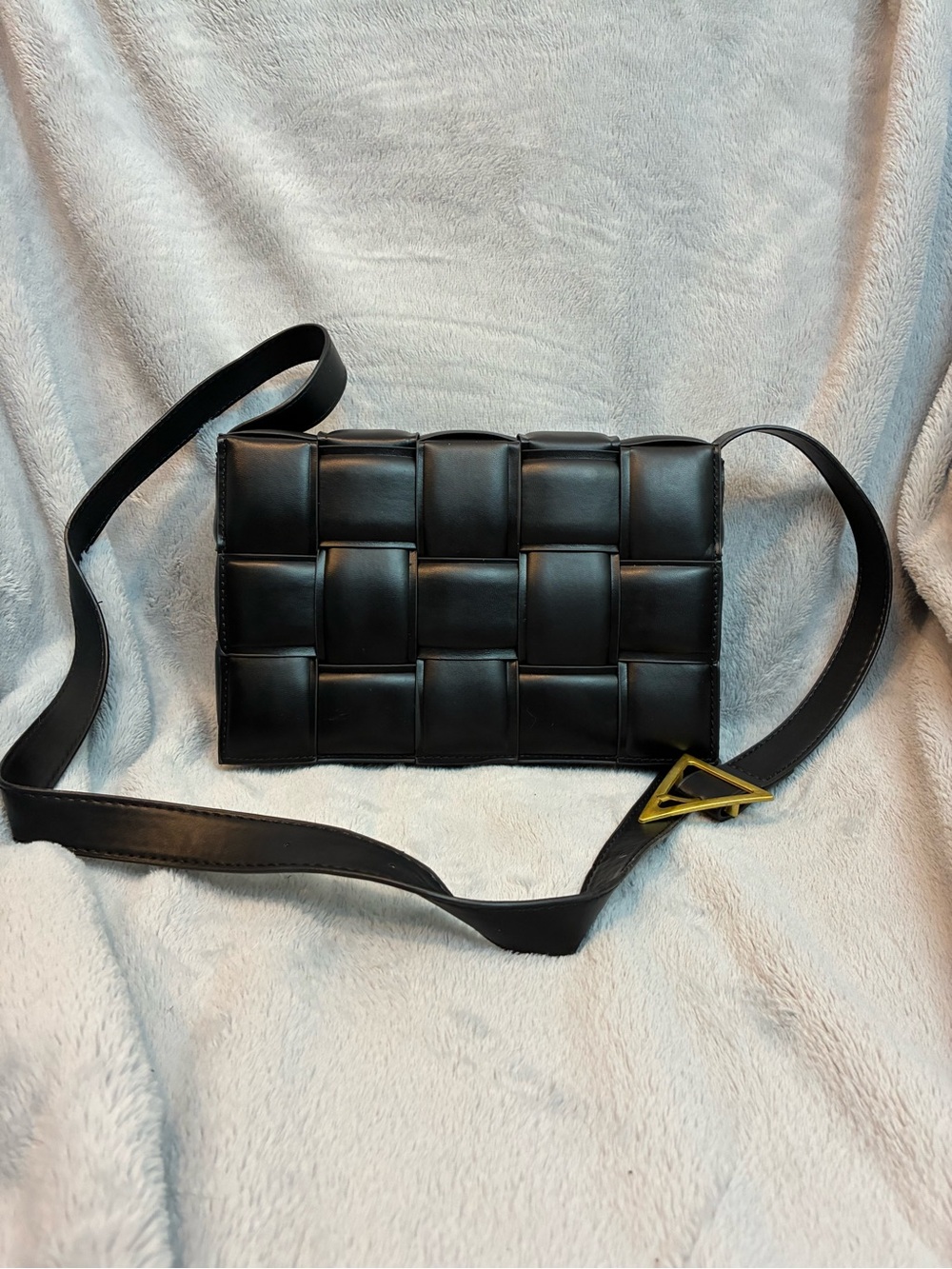 Source Unknown Black Woven Crossbody Bag with Gold Accent